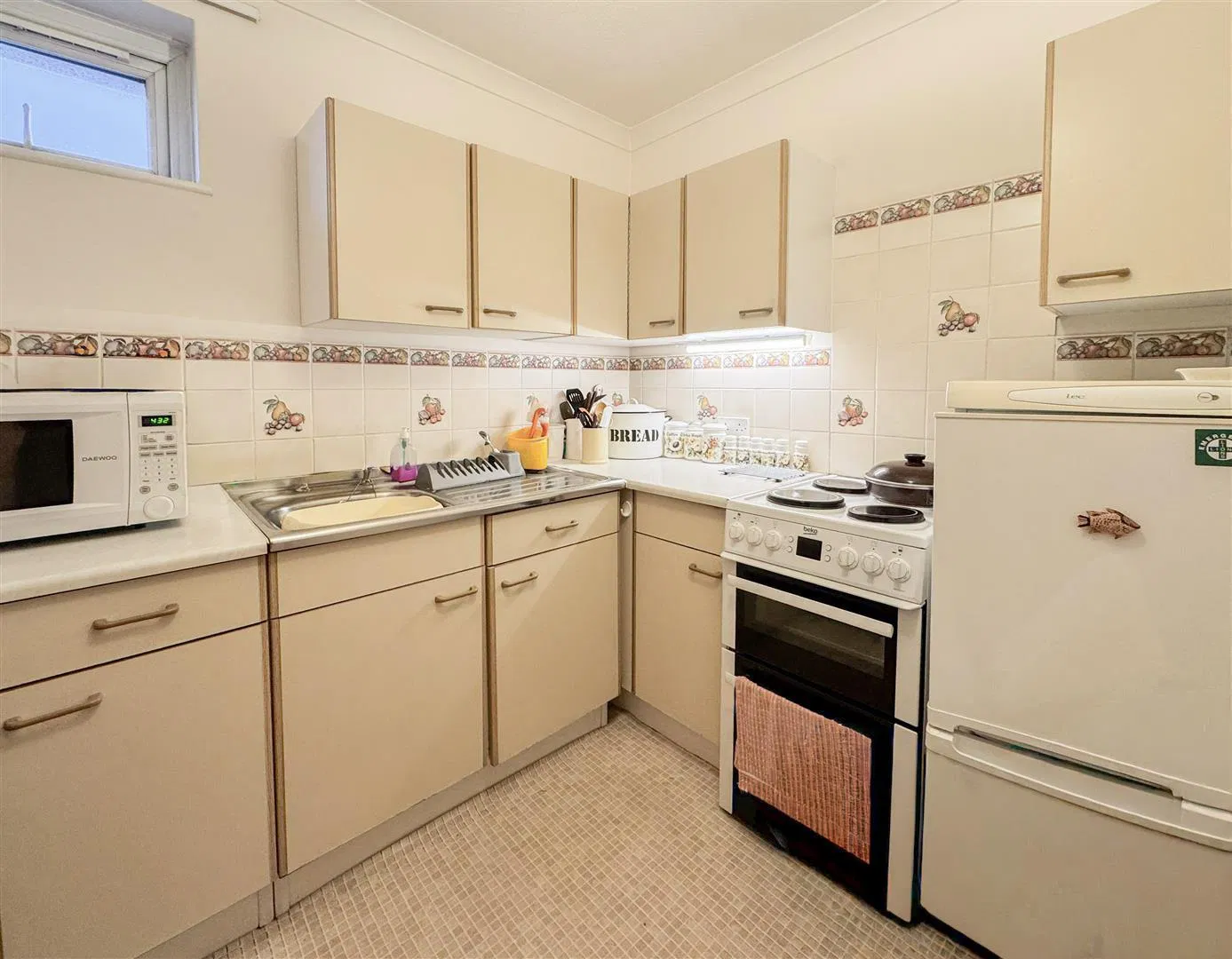 Holmesdale Gardens, Hastings, TN34 1LS - image 2