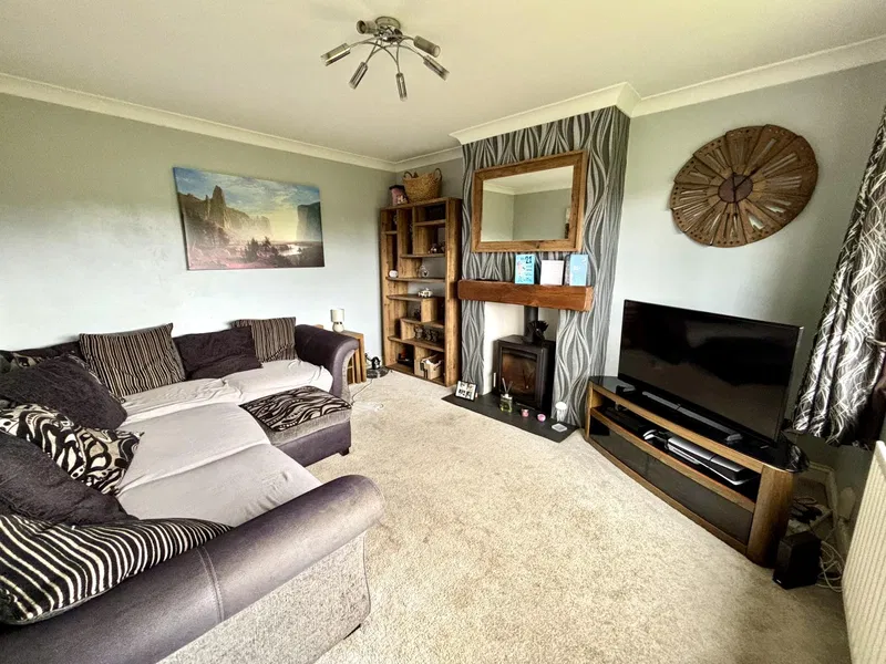 Blake Crescent, Guiseley, LS20 - image 3