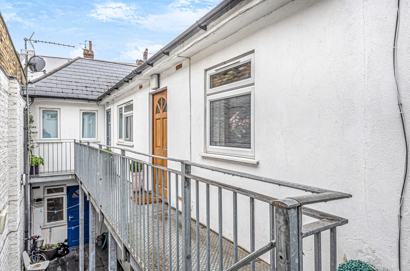 Holloway Road, Holloway, London, N7 - image 6