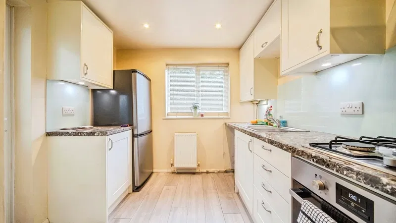 Edmunds Road, Banbury, Oxfordshire, OX16 - image 2