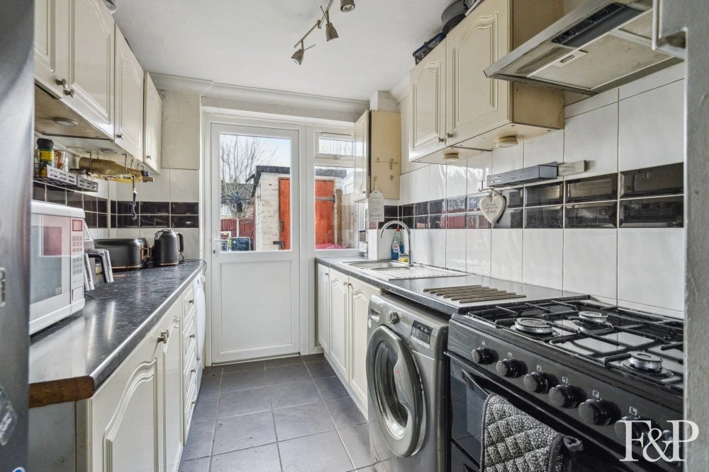 Whittaker Road, Nr Burnham - image 8