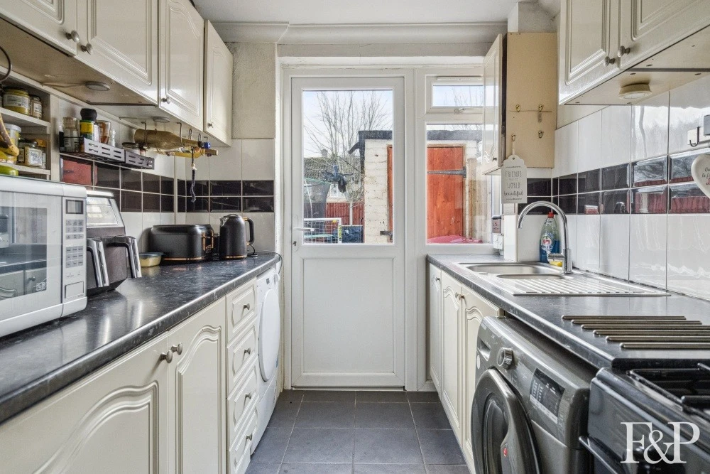 Whittaker Road, Nr Burnham - image 9