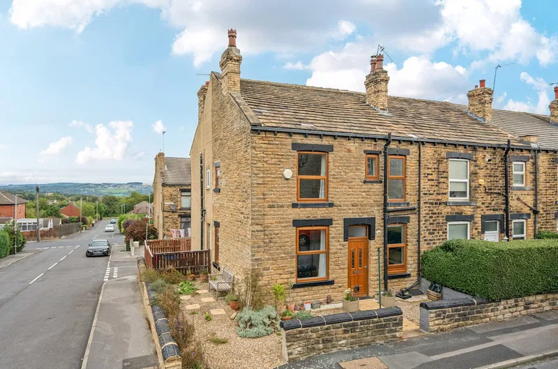 32 Pembroke Road, Pudsey, West Yorkshire, LS28 7NE