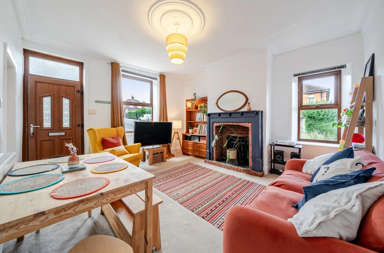 32 Pembroke Road, Pudsey, West Yorkshire, LS28 7NE - image 2