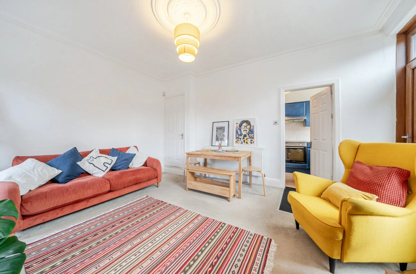 32 Pembroke Road, Pudsey, West Yorkshire, LS28 7NE - image 3