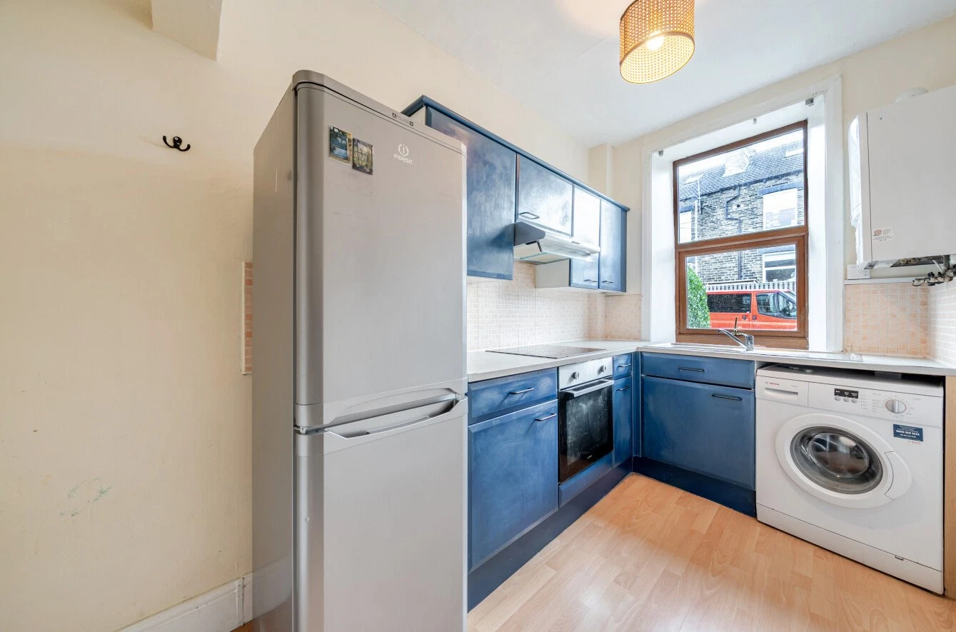 32 Pembroke Road, Pudsey, West Yorkshire, LS28 7NE - image 4