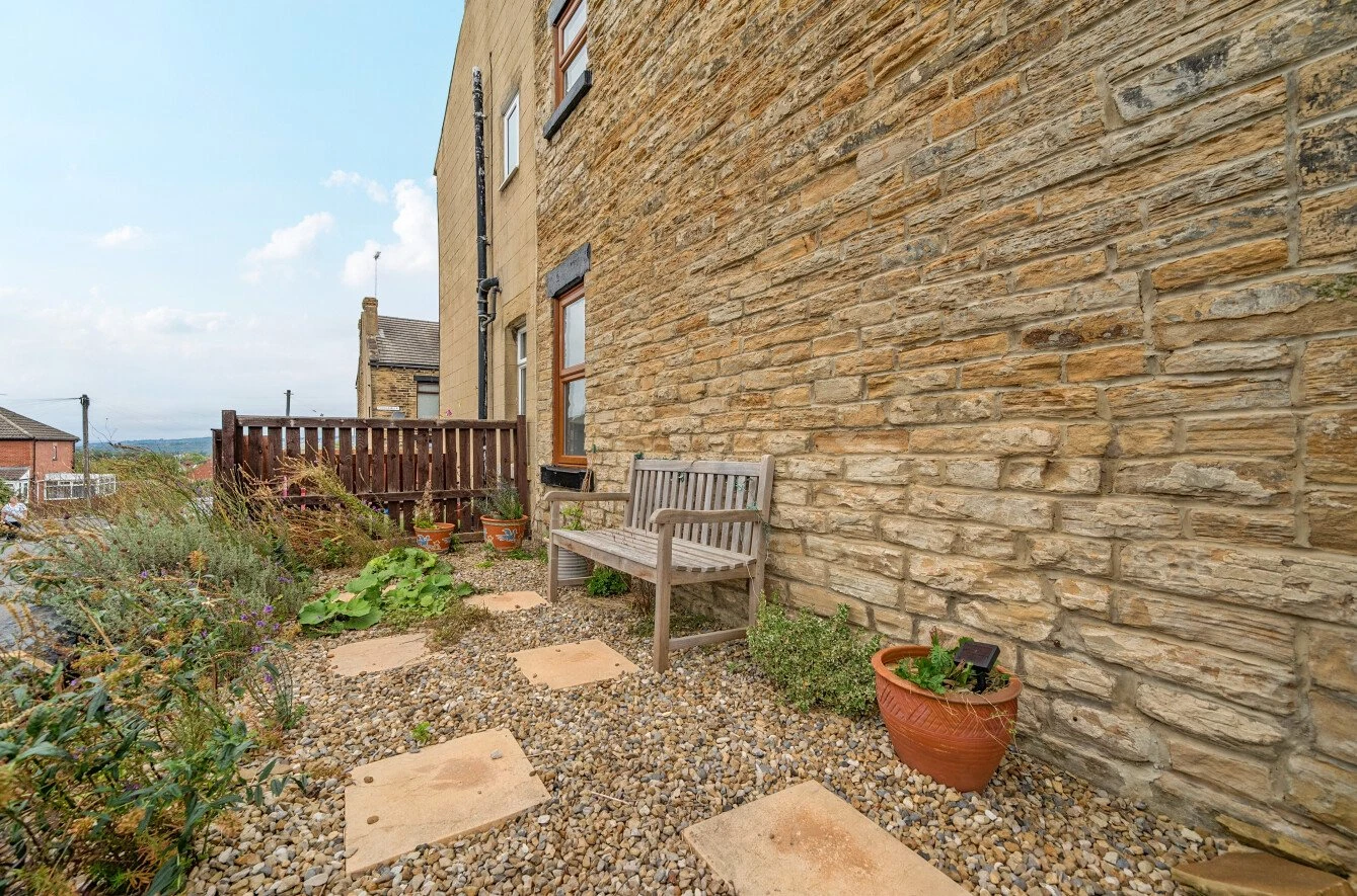32 Pembroke Road, Pudsey, West Yorkshire, LS28 7NE - image 9