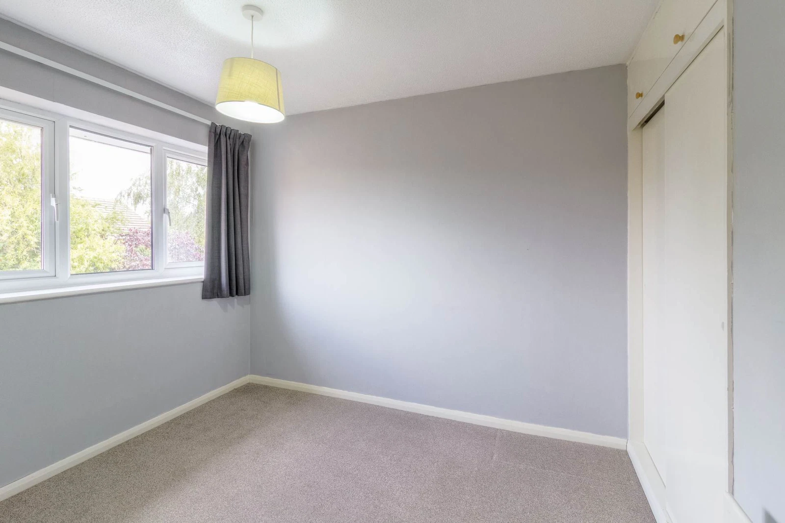 Petersham Close, Newport Pagnell - image 11