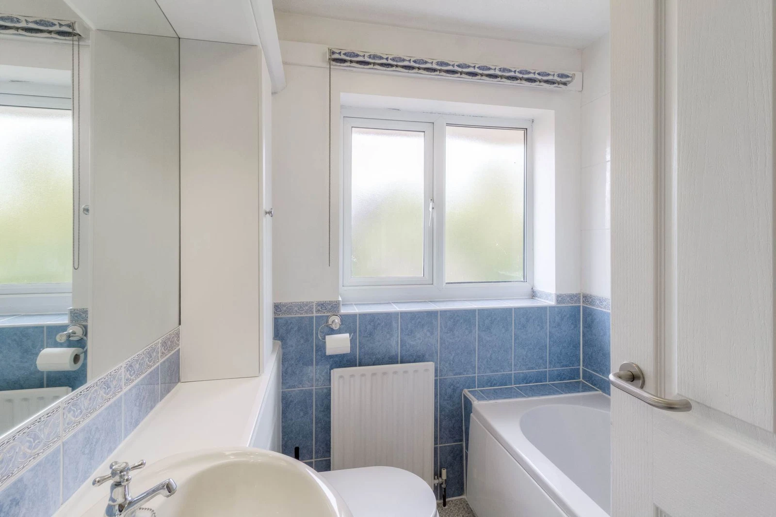 Petersham Close, Newport Pagnell - image 13