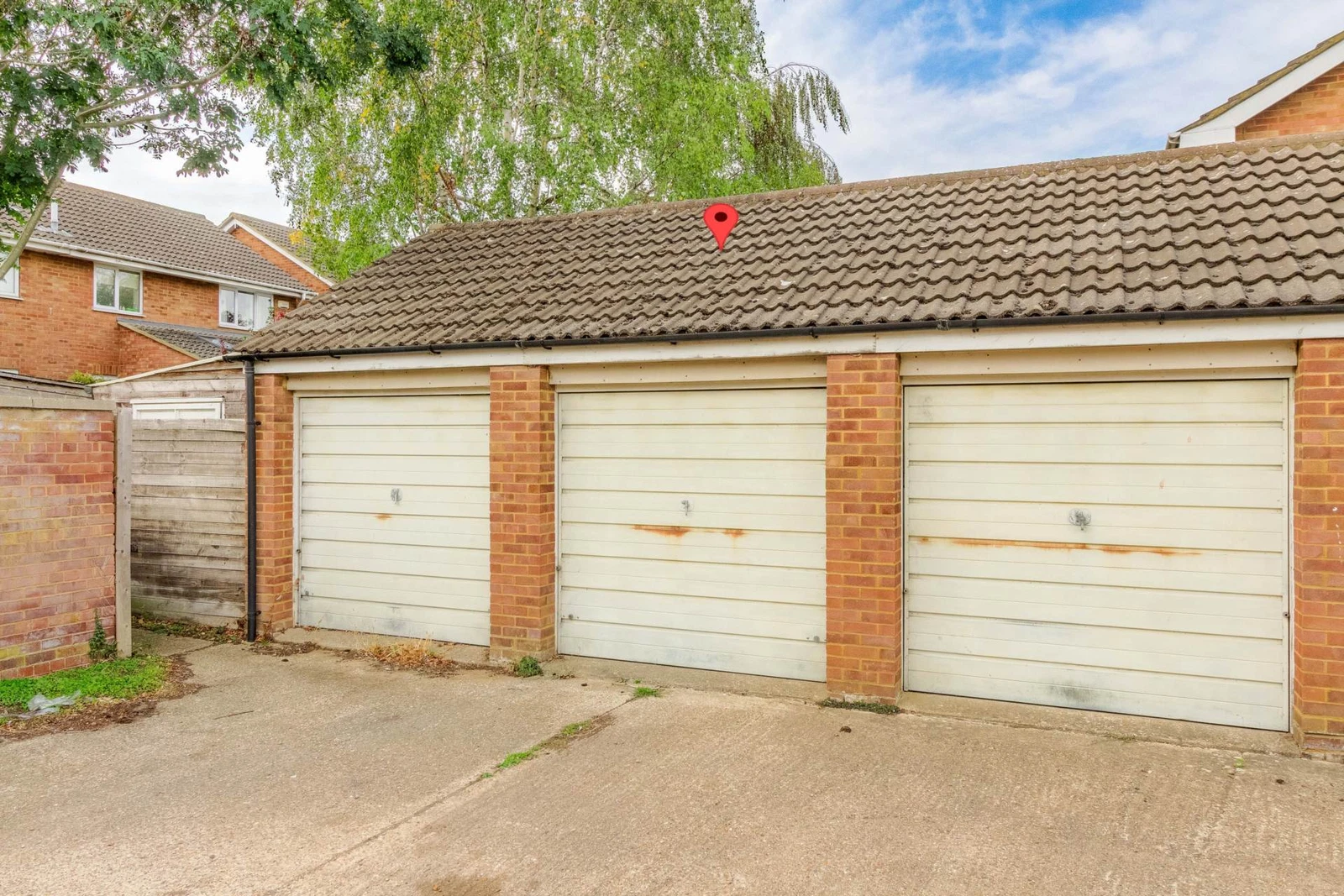 Petersham Close, Newport Pagnell - image 15
