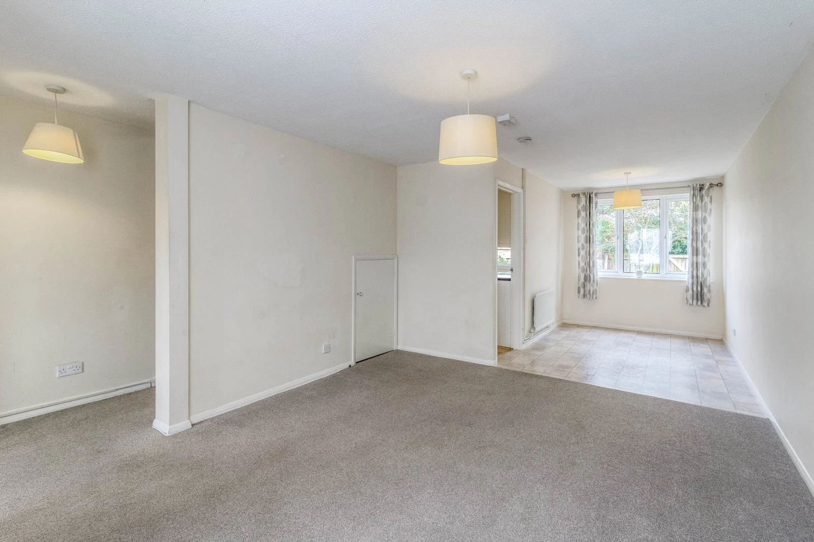 Petersham Close, Newport Pagnell - image 4