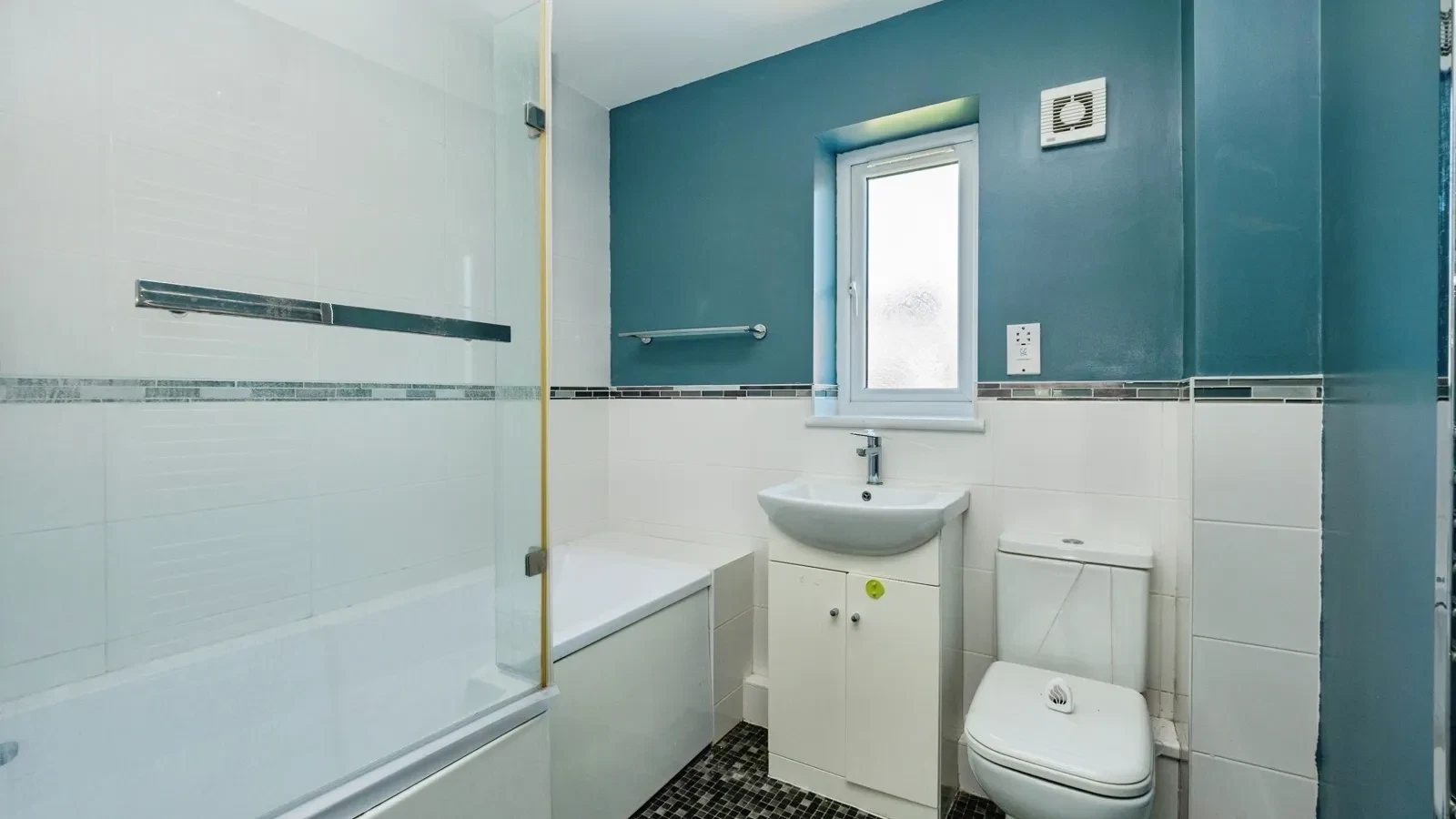 West Field Road, Weymouth, Dorset, DT4 - image 19