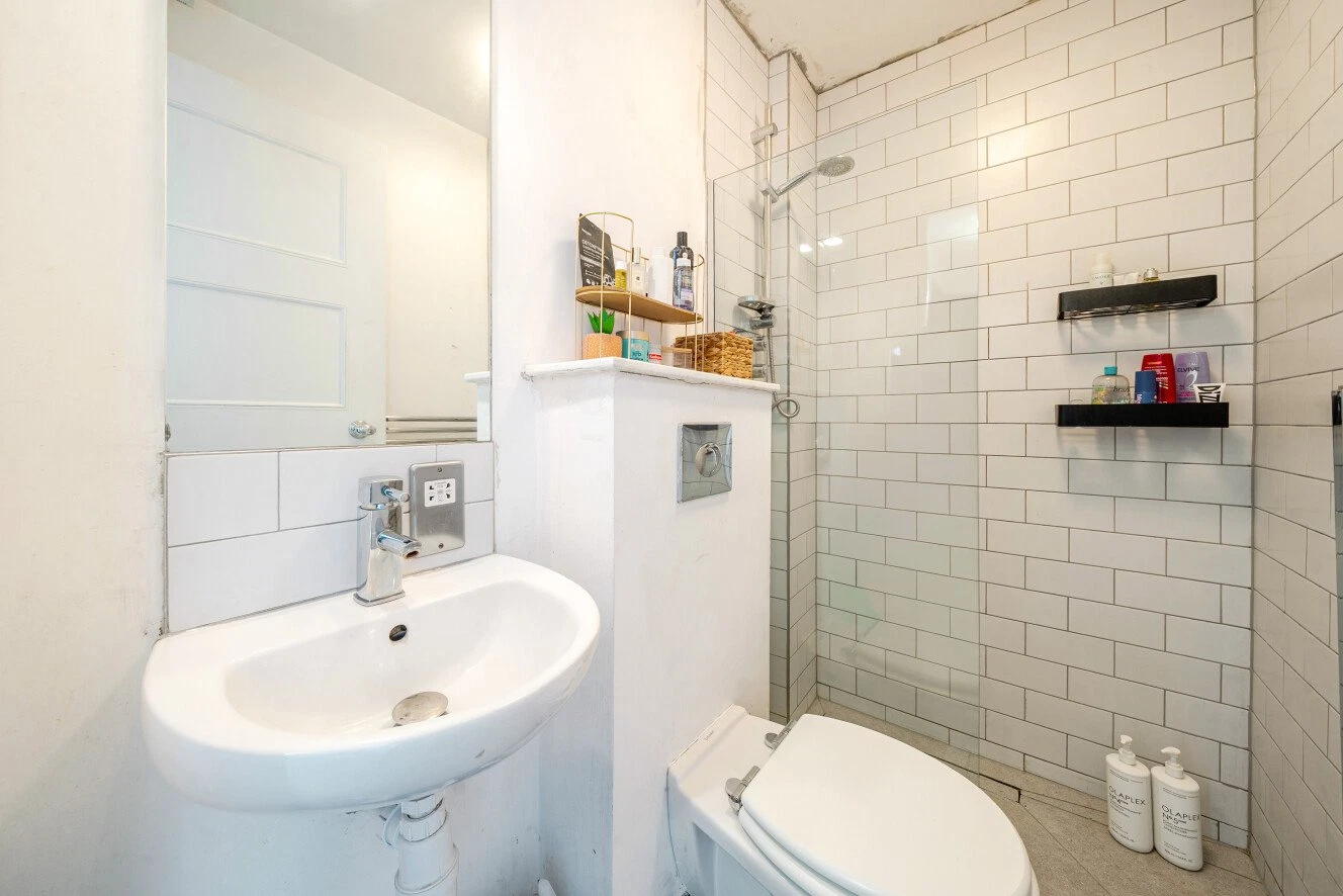 Wendell Road, London, W12 - image 5