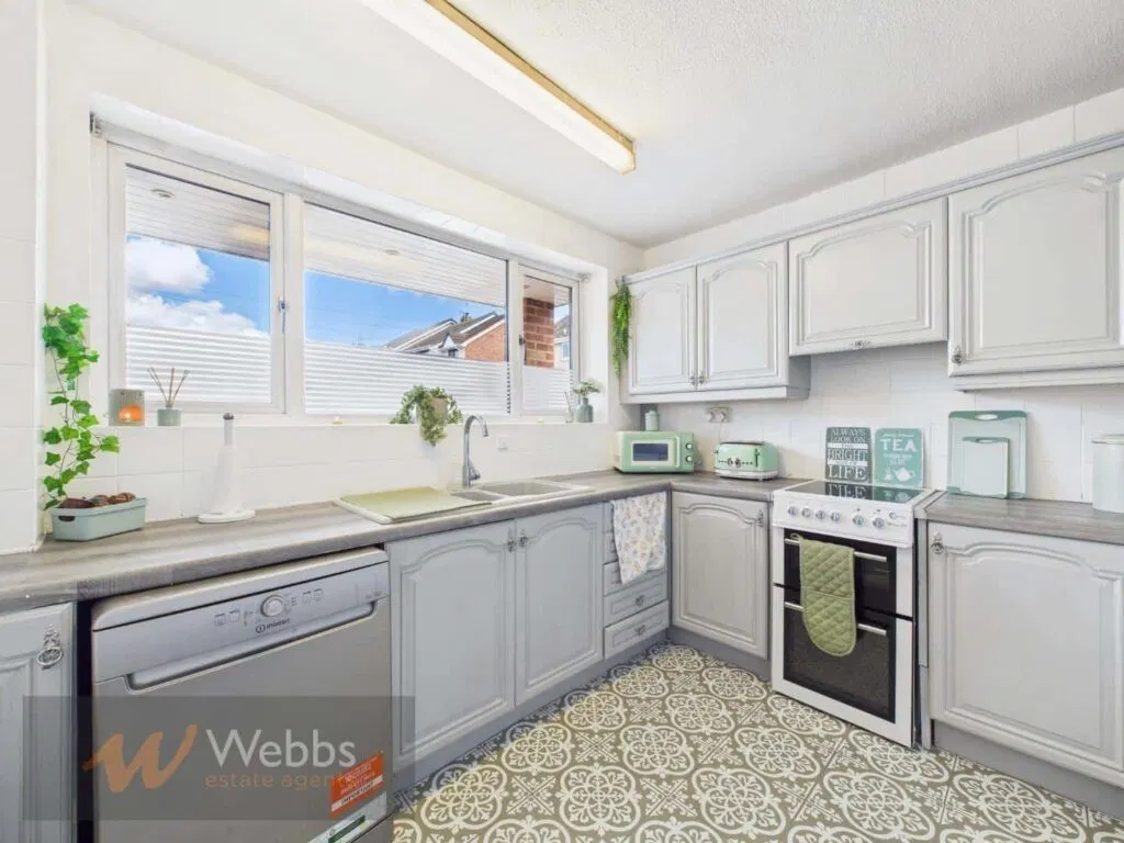 Braemar Gardens, Hednesford, Cannock, WS12 4LS - image 2
