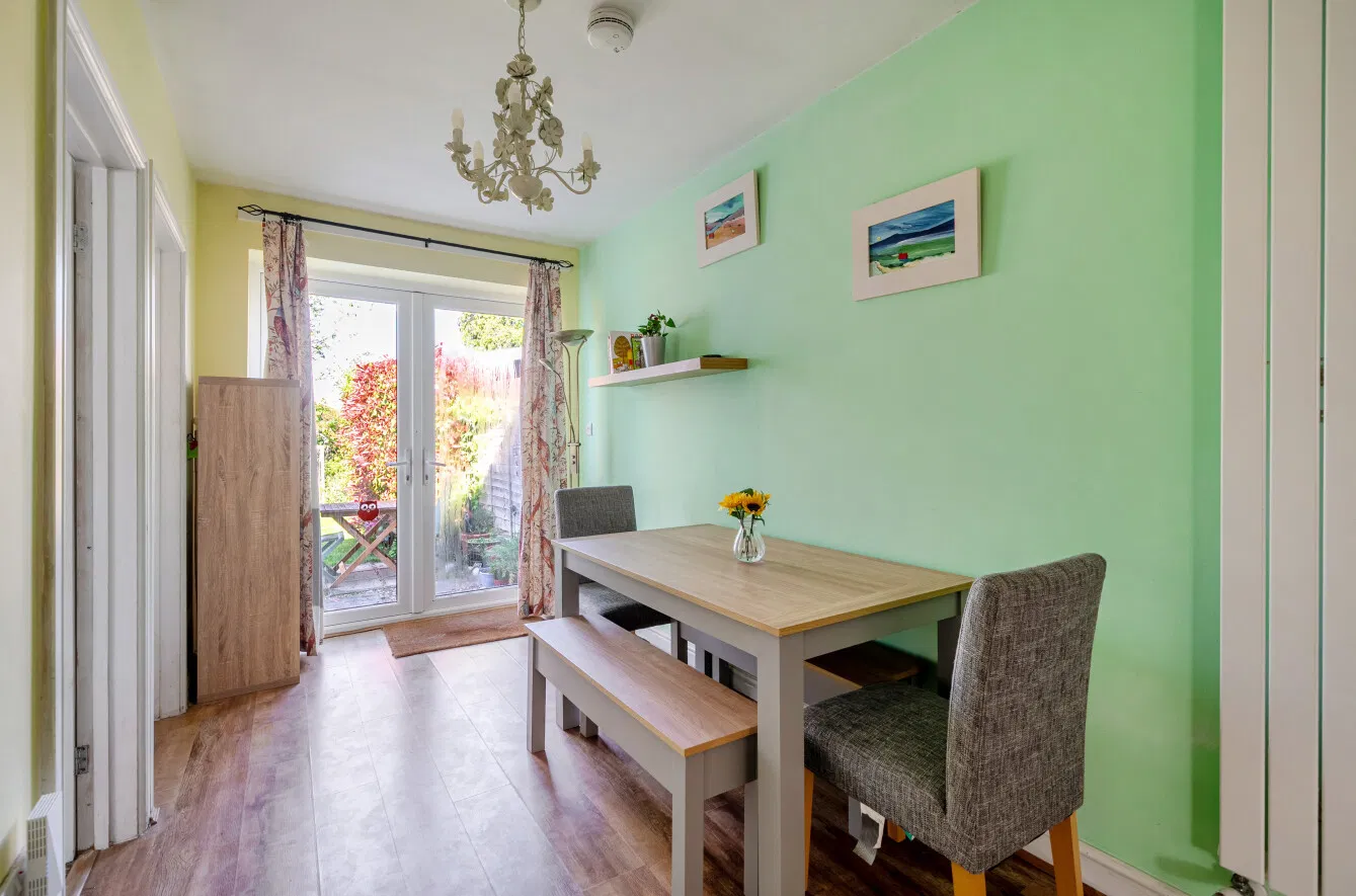 Spring Gardens, Anlaby Common, Hull, HU4 - image 5