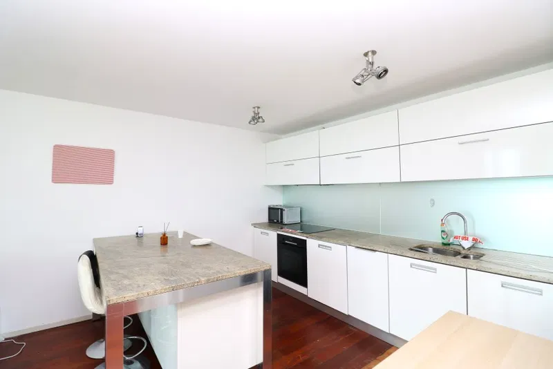 Apartment 2106, Beetham Tower, 10 Holloway Circus Queensway, Birmingham, West Midlands B1 1BA - image 2