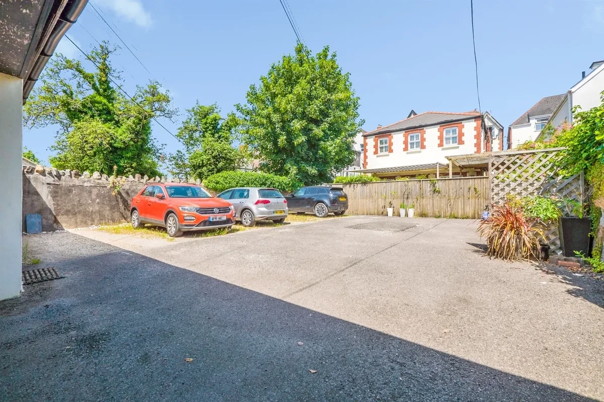 Cathedral Road, Cardiff - image 16