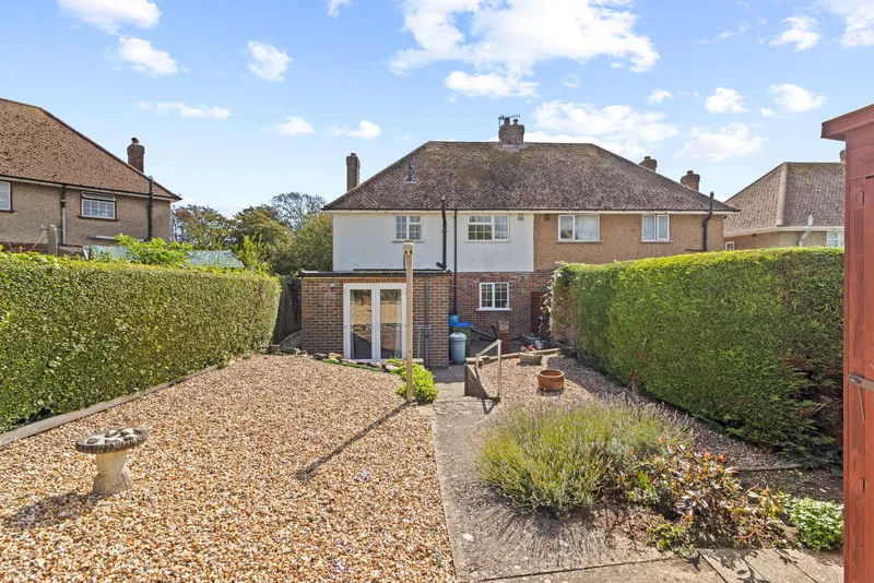 Vale Road, Seaford, BN25 3HH - image 2