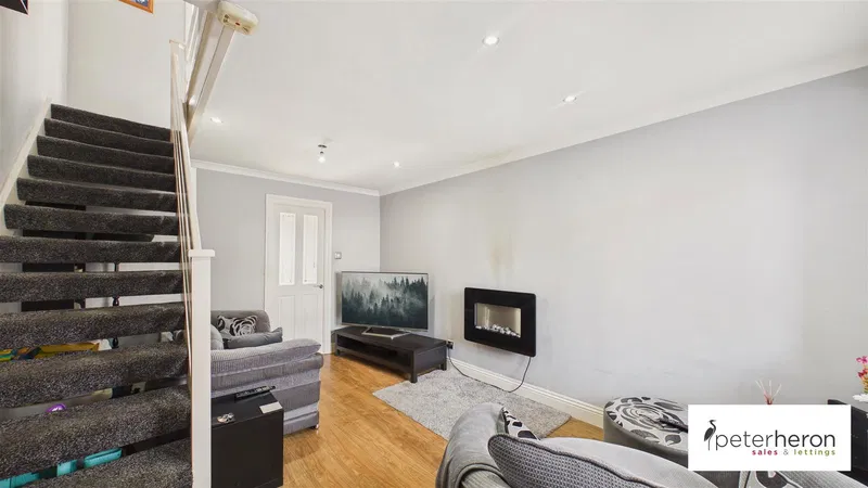 Sunnybrow, Silksworth, Sunderland, Tyne and Wear, SR3 1DG - image 3