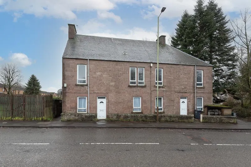 Dundee house prices & property market 2026: median £140k, October ...
