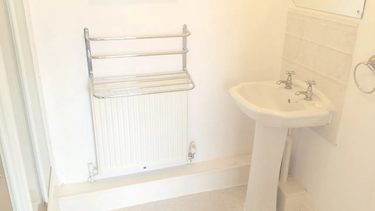 Ridge Close, Thamesmead, London, SE28 - image 5