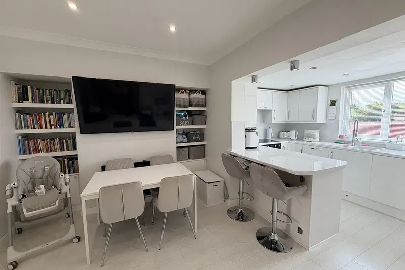 Penshurst Avenue, Hessle - image 3