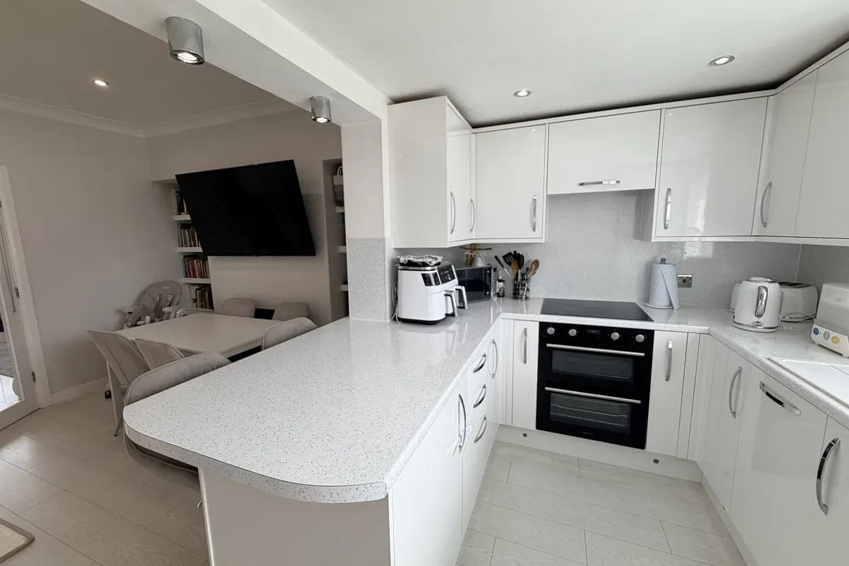 Penshurst Avenue, Hessle - image 5