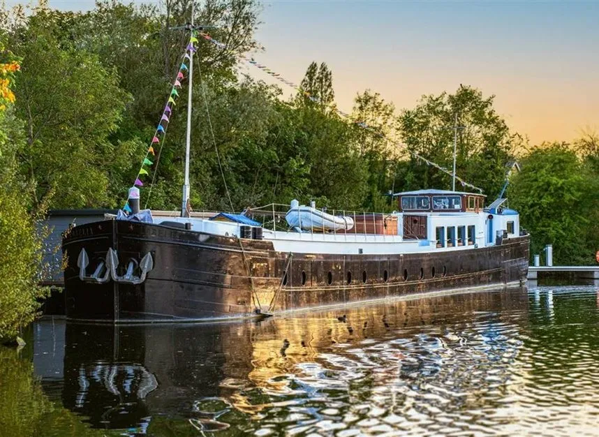 Shepperton Marina, Shepperton, TW17 - image 1