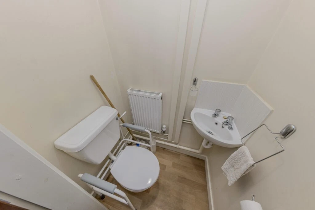 Lodge Road, Stoke-On-Trent, ST4 3 - image 81