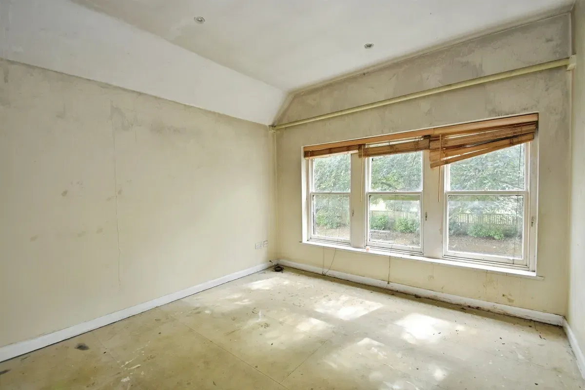 Woodfield Drive, Harrogate - image 3