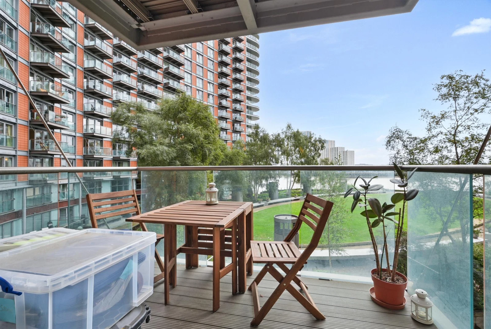 New Providence Wharf, 1 Fairmont Avenue, E14 - image 2