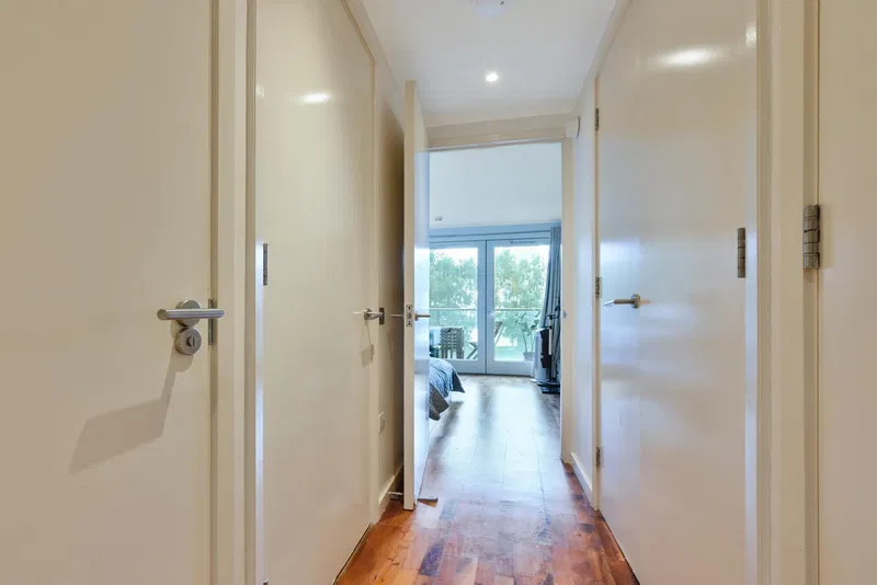 New Providence Wharf, 1 Fairmont Avenue, E14 - image 3