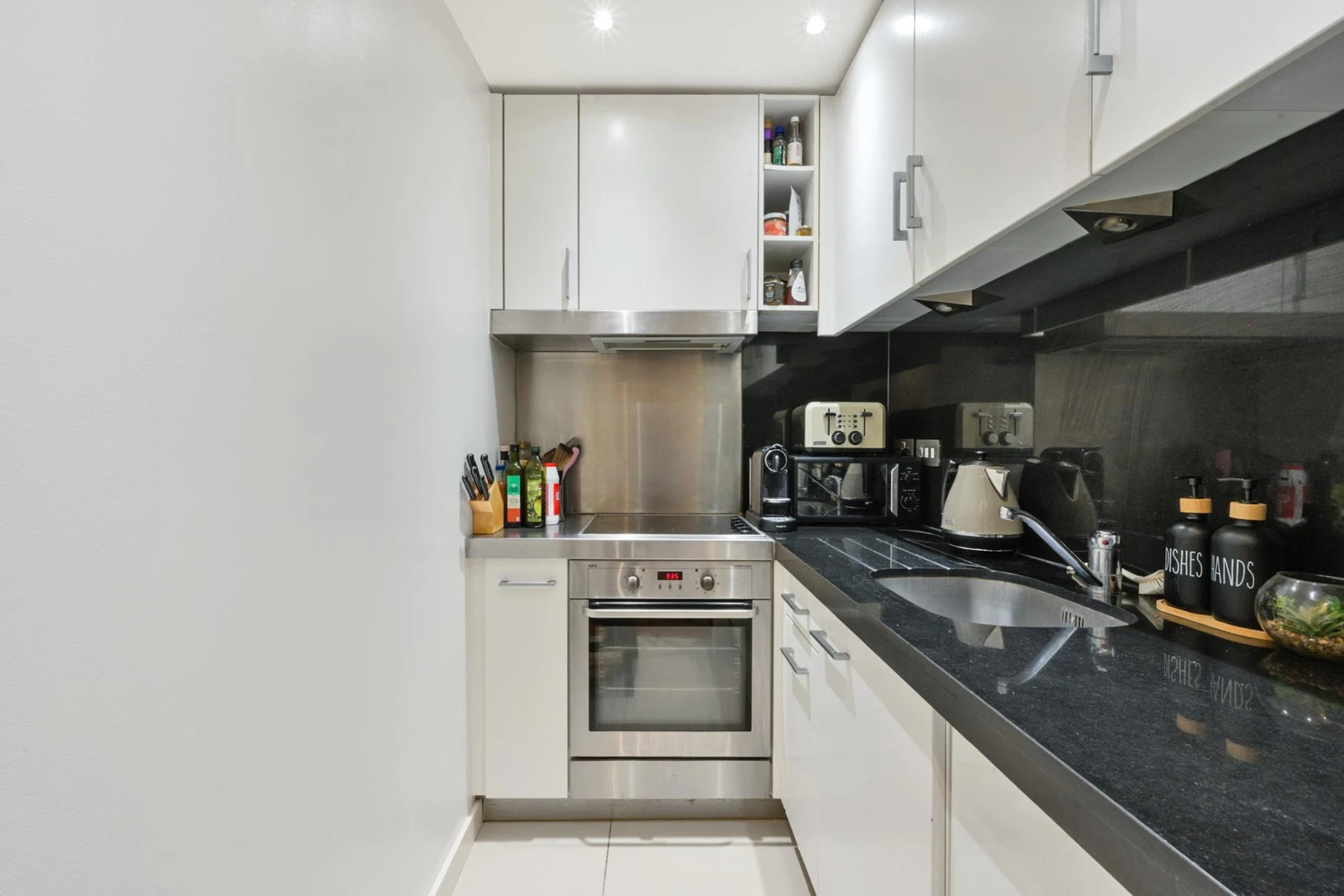 New Providence Wharf, 1 Fairmont Avenue, E14 - image 4