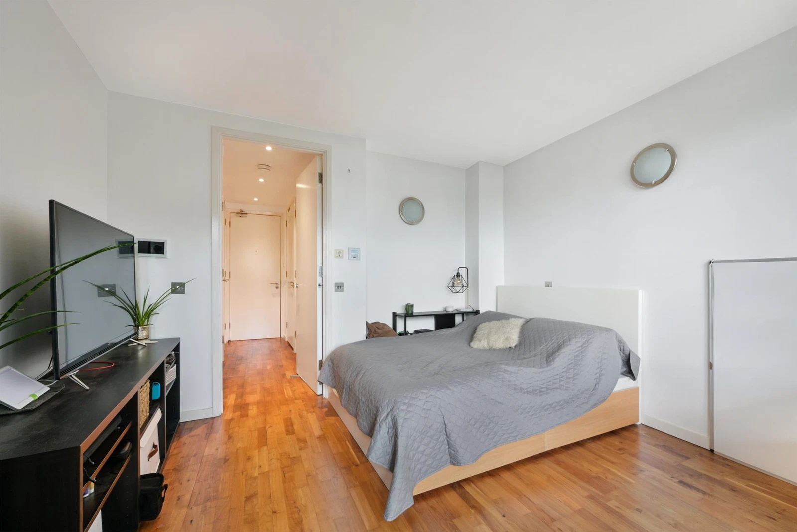New Providence Wharf, 1 Fairmont Avenue, E14 - image 5