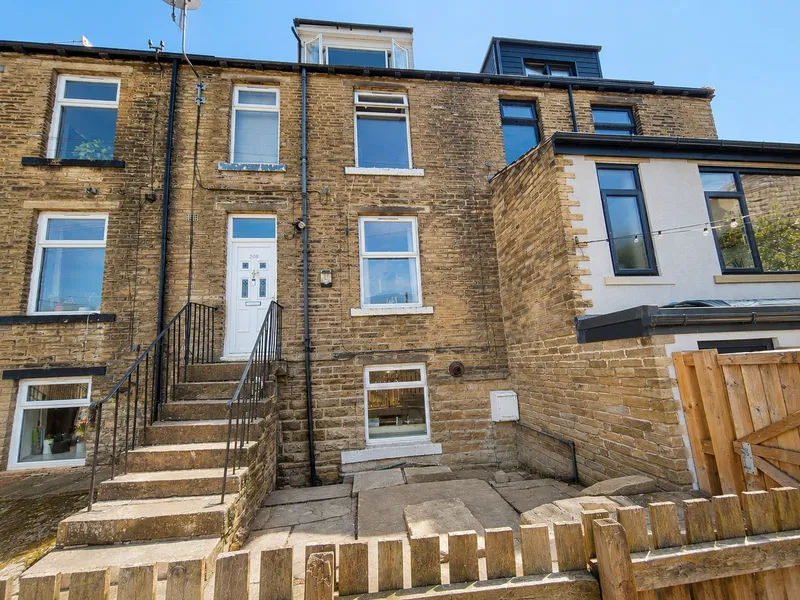 208 Bradford Road, Bradford, West Yorkshire, BD14 6BZ
