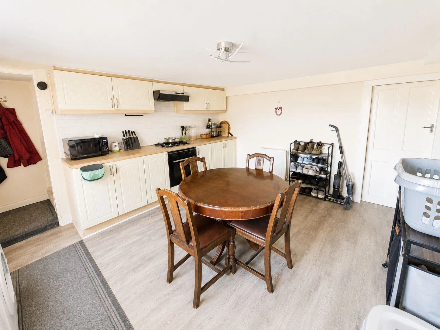 208 Bradford Road, Bradford, West Yorkshire, BD14 6BZ - image 2