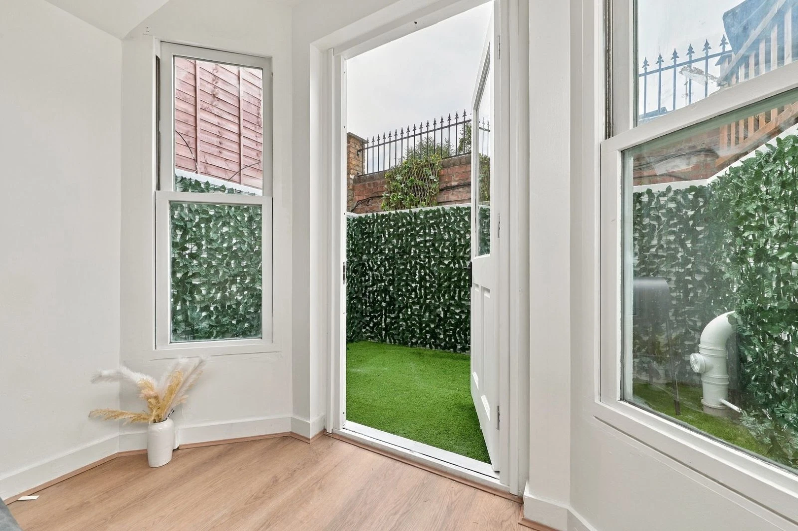 Earlsfield Road, London, SW18 - image 3