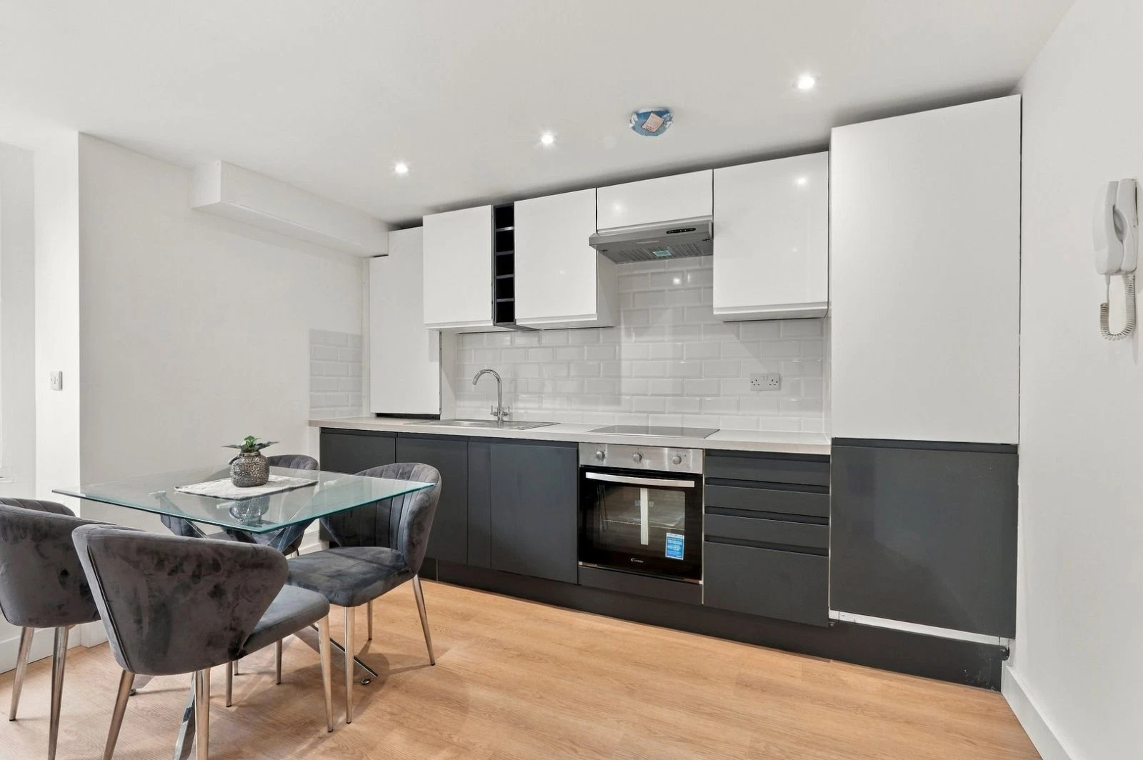 Earlsfield Road, London, SW18 - image 6