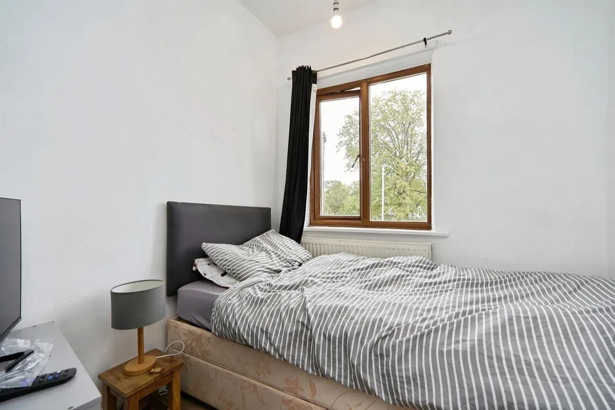 Salmon Crescent, Horsforth, Leeds - image 11
