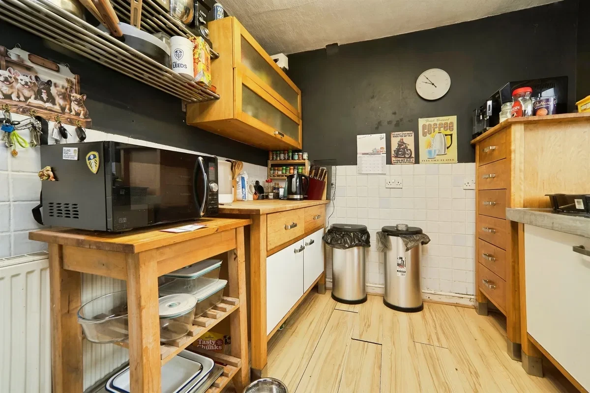 Salmon Crescent, Horsforth, Leeds - image 3