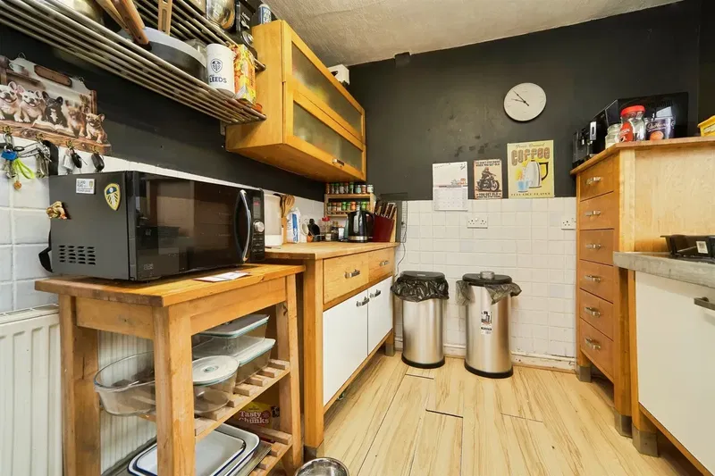 Salmon Crescent, Horsforth, Leeds - image 3