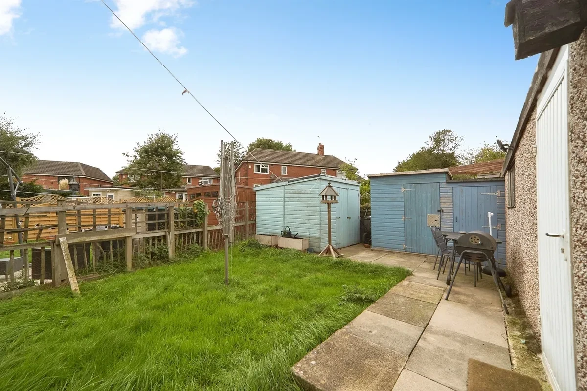 Salmon Crescent, Horsforth, Leeds - image 4