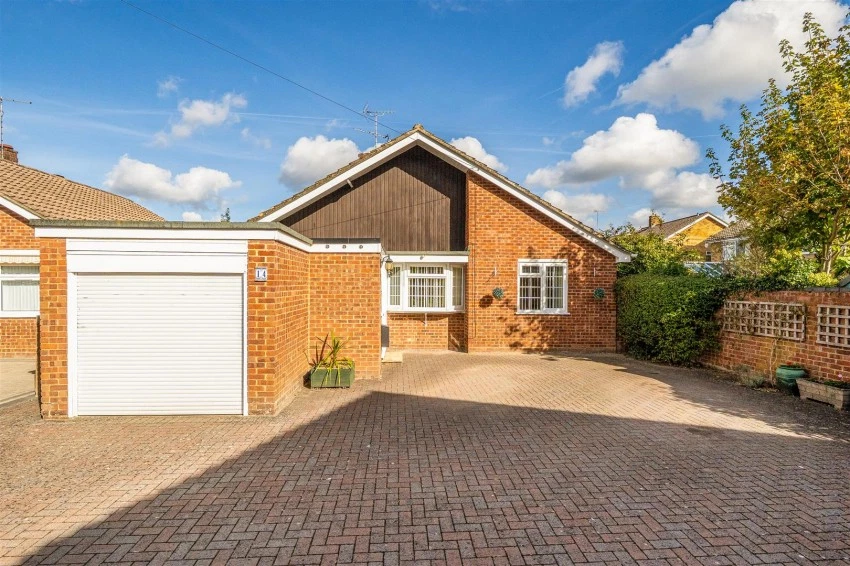 Tower Close, Emmer Green, Reading - image 22