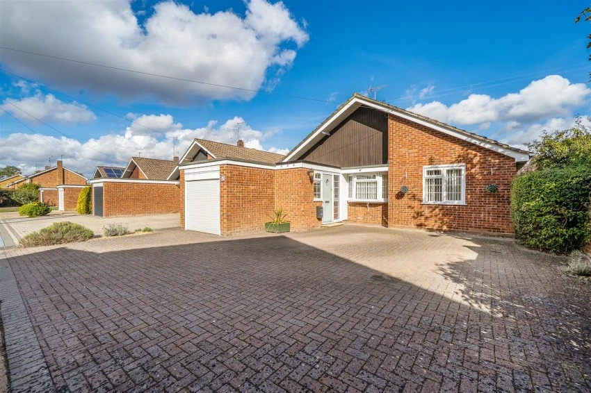 Tower Close, Emmer Green, Reading - image 23