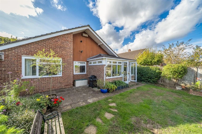Tower Close, Emmer Green, Reading - image 5