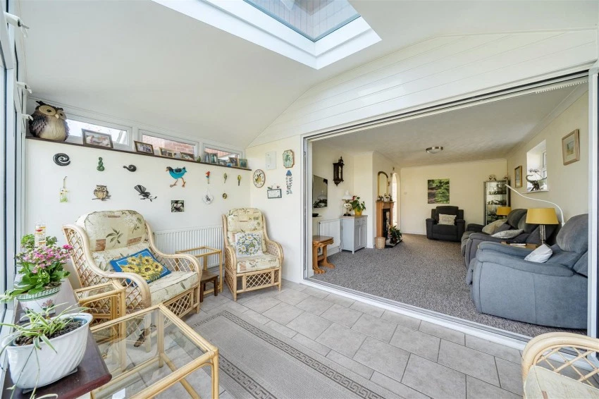 Tower Close, Emmer Green, Reading - image 7