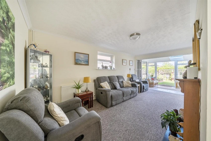 Tower Close, Emmer Green, Reading - image 9