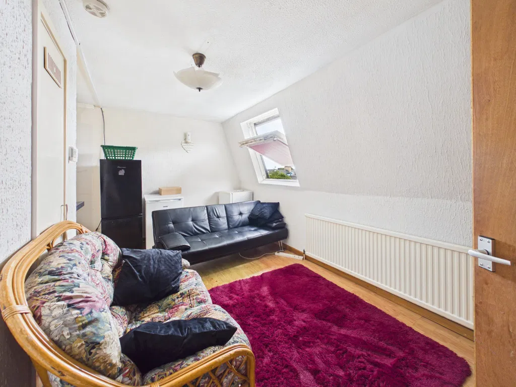 Carlton House, 307-311 Anlaby Road, Hull, HU3 2SB - image 2