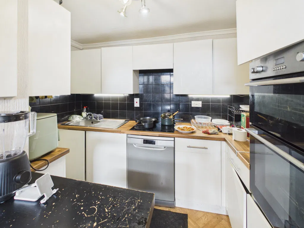 Carlton House, 307-311 Anlaby Road, Hull, HU3 2SB - image 3