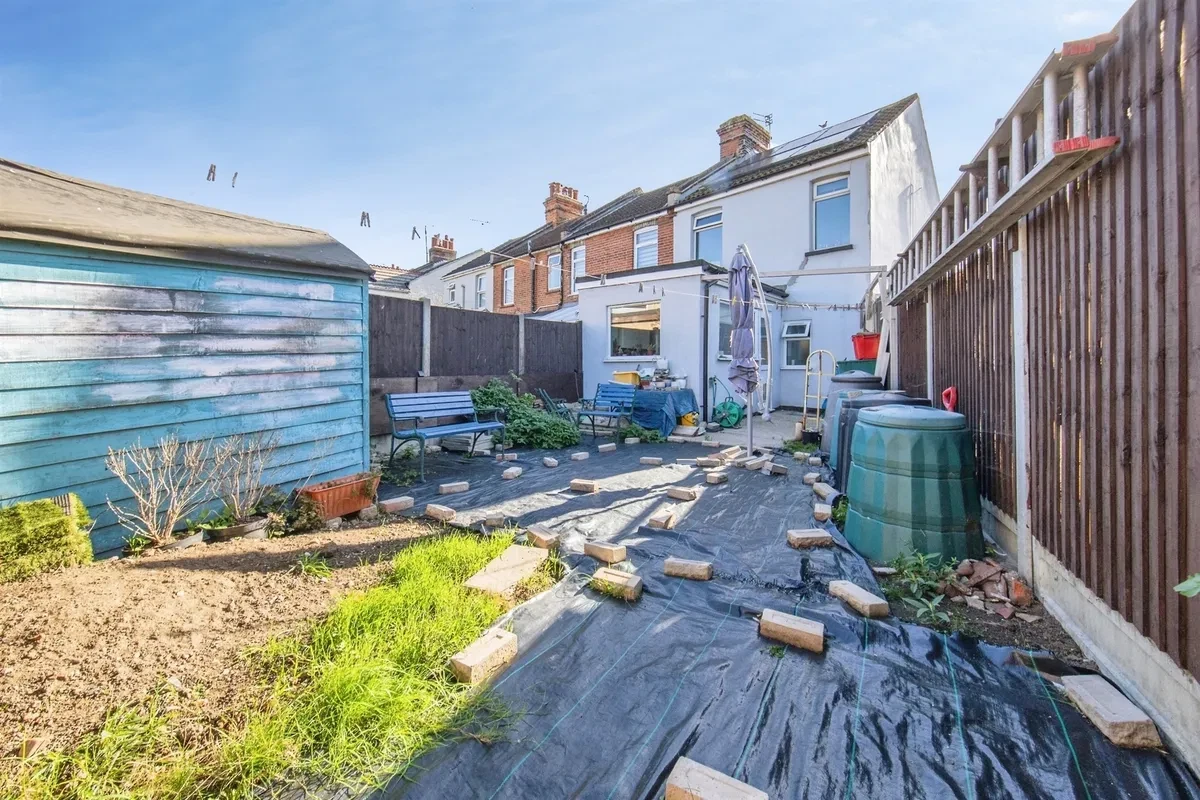 Warwick Road, Clacton-On-Sea - image 12